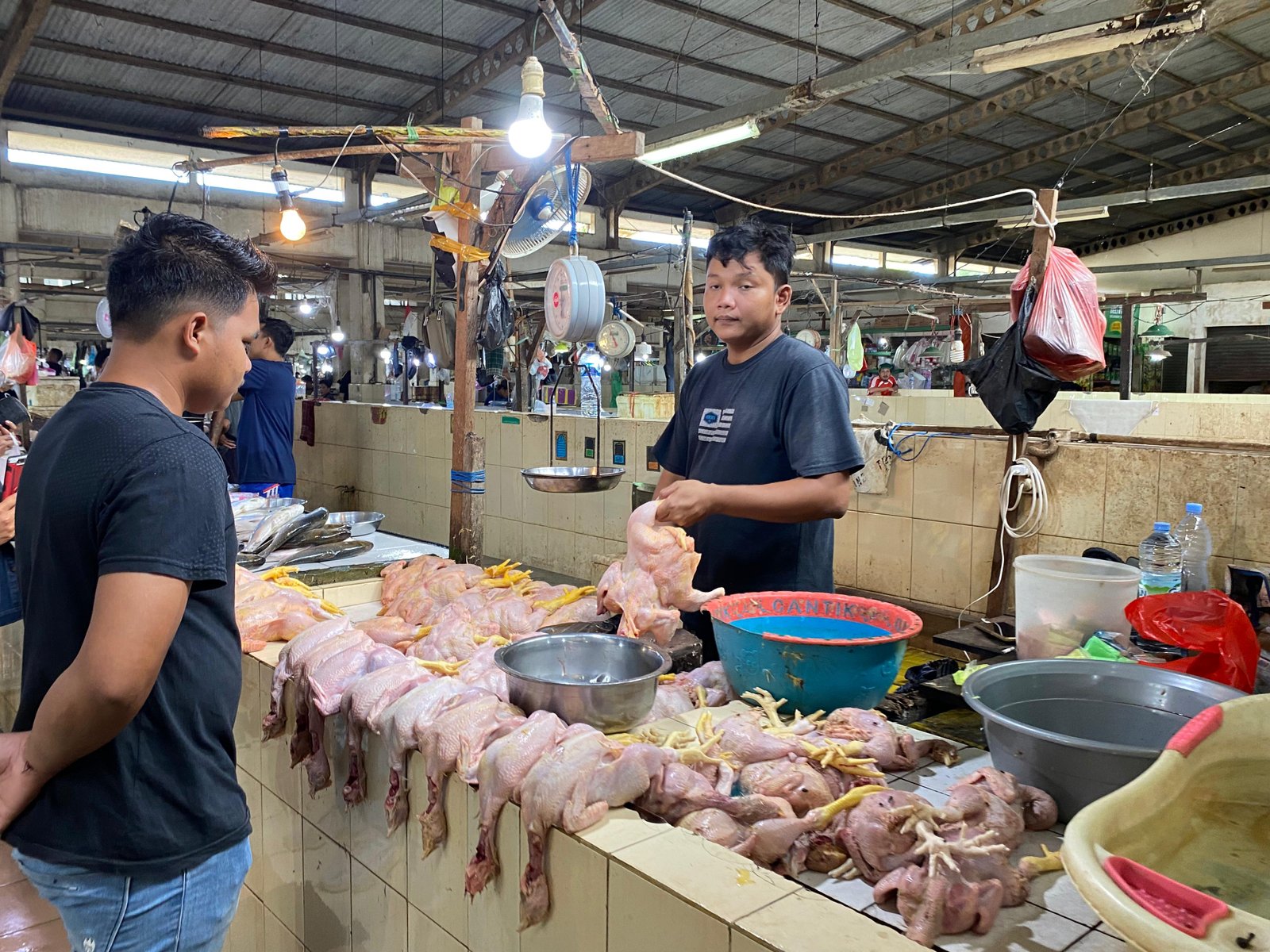 Sufian Agus Turun Langsung ke Pasar SAD, Dengarkan Keluhan Pedagang