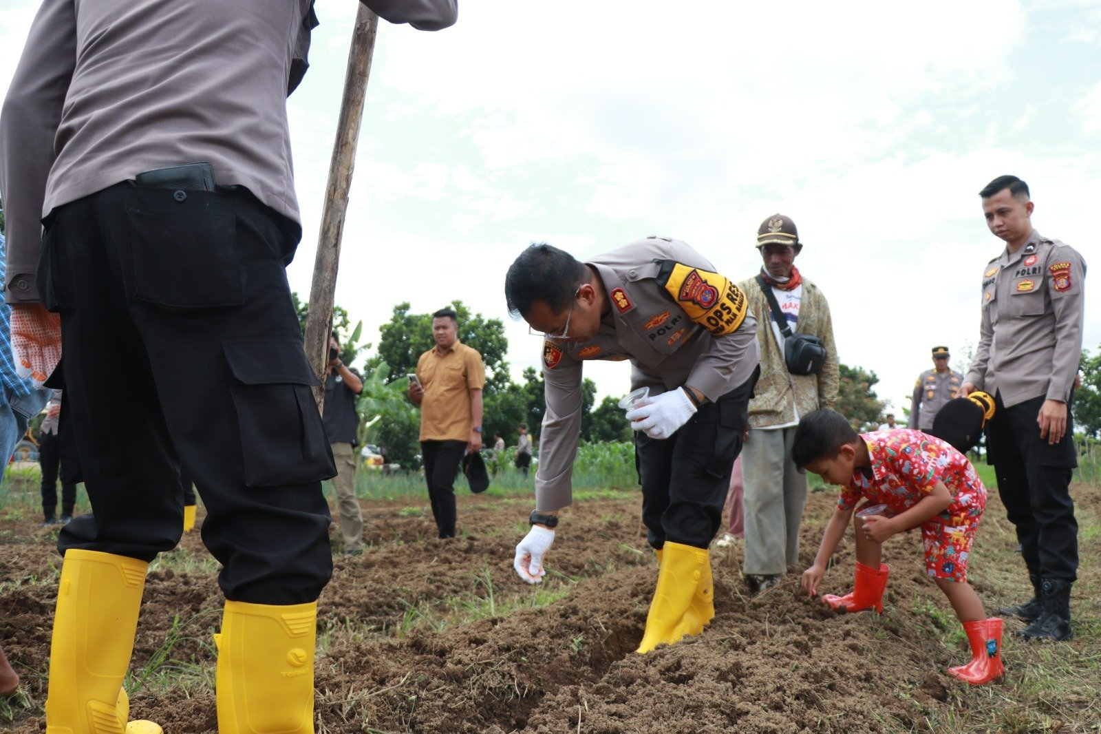 Polres Berau Luncurkan Program Ketahanan Pangan, Tanam Jagung di Kampung Sei Bebanir Bangun