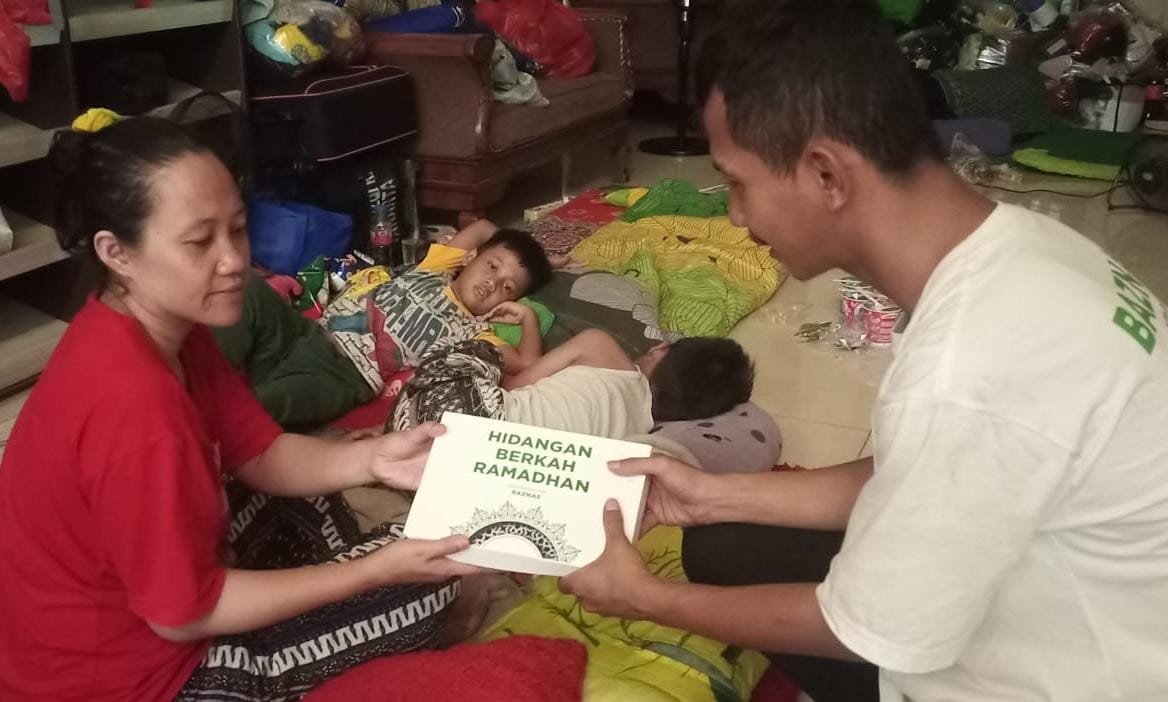 2.200 Porsi Sahur Disalurkan BAZNAS RI untuk Korban Banjir Jakarta