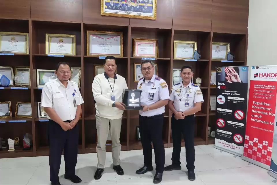 AirNav Indonesia Perkuat Sinergi dengan Bandara Kalimarau, Fokus Layanan Navigasi dan TJSL