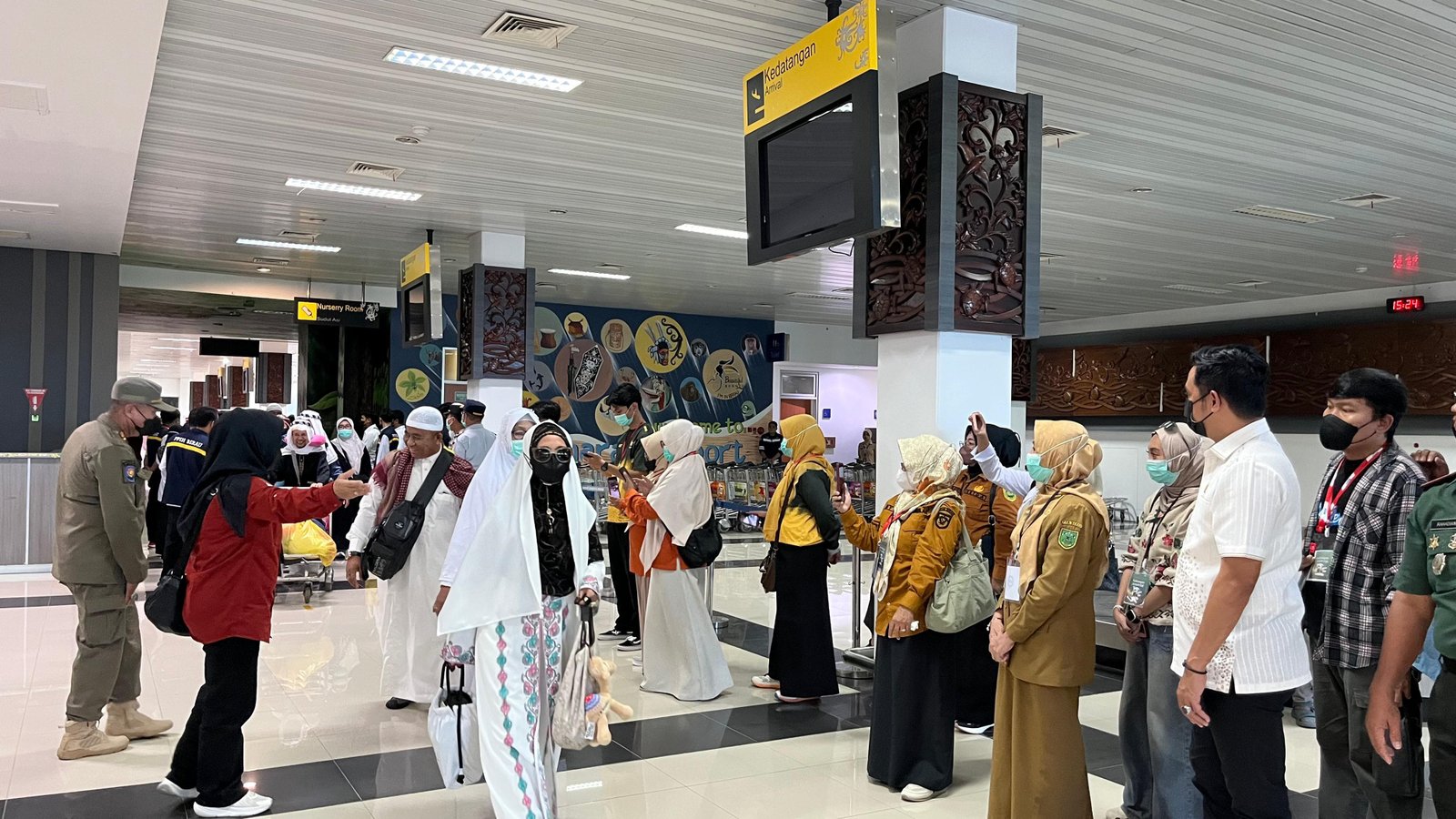 Penyambutan Hangat Jemaah Haji Berau di Kalimarau