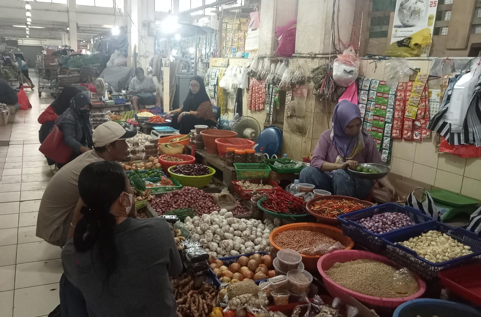 Kenaikan Harga Cabai Jelang Idul Adha di Pasar Adji Dilayas