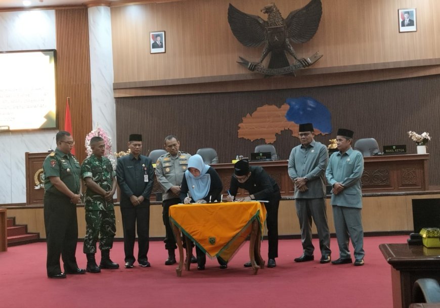 DPRD Bersama Pemkab Berau Sahkan Perubahan APBD 2025, Tegaskan Efisiensi dan Sinergi
