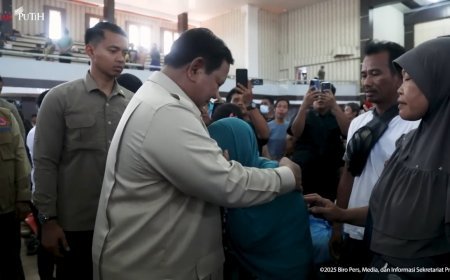 Presiden Prabowo Kunjungi Tapteng, Pastikan Logistik dan Pelayanan Darurat Berjalan Lancar