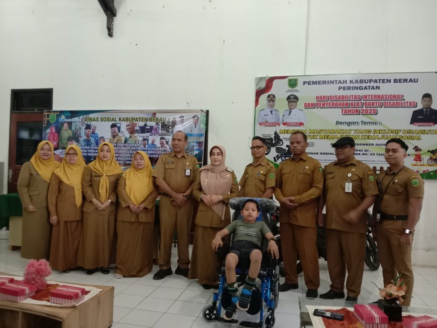 Bupati Berau Serahkan Bansos dan Alat Bantu bagi 210 Penyandang Disabilitas