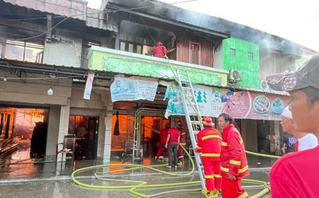 Padamkan Kebakaran di Jalan Milono, BPBD Berau Kerahkan 10 Unit Armada Hingga Bantuan Kapal Pasir