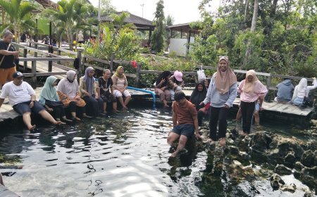 Beragam Khasiat Kesehatan Air Panas Asin Pemapak di Biatan Berau, Kalimantan Timur