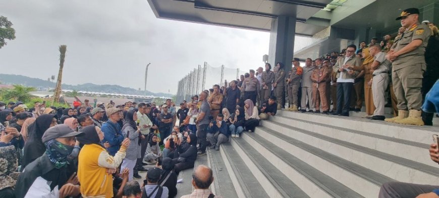 Hapus Praktik 'Titipan', Andi Harun Janji Penataan Kios Pasar Pagi Samarinda Pakai Sistem Digital