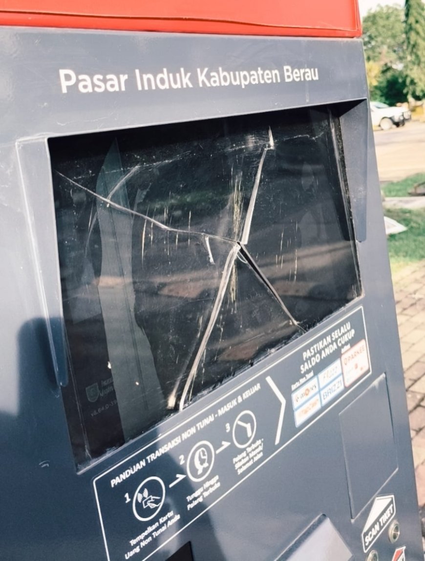 Layar Portal Parkir Elektronik PSAD Diduga Dirusak, Kadiskoperindag Berau : Sungguh Sangat Disayangkan