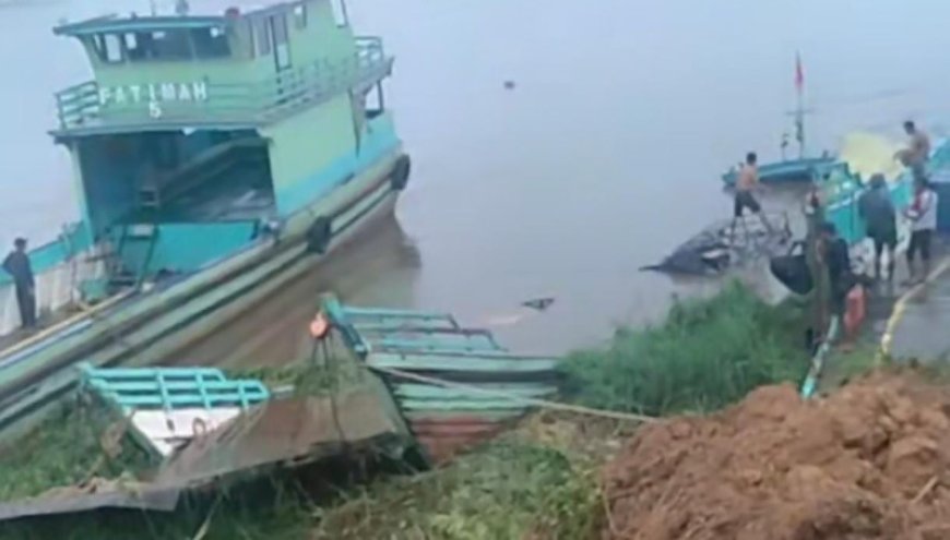 Kapal Feri Fatimah 2 Karam di Sebulu Kukar, Truk dan Pickup Muatan Ayam Ikut Tenggelam