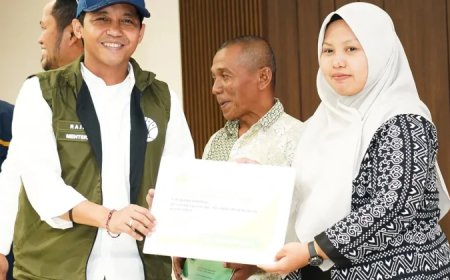Menteri Kehutanan Serahkan SK Perhutanan Sosial di IKN: Wujudkan Akses Legal bagi Petani Lokal