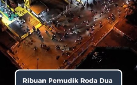 Ribuan Pemudik Motor Padati Pelabuhan Bakauheni