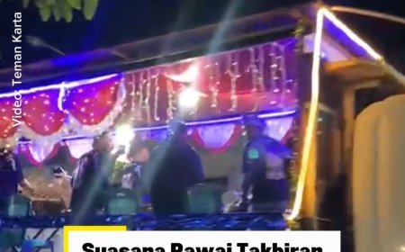 Warga Kabupaten Berau Menggelar Pawai Takbiran keliling