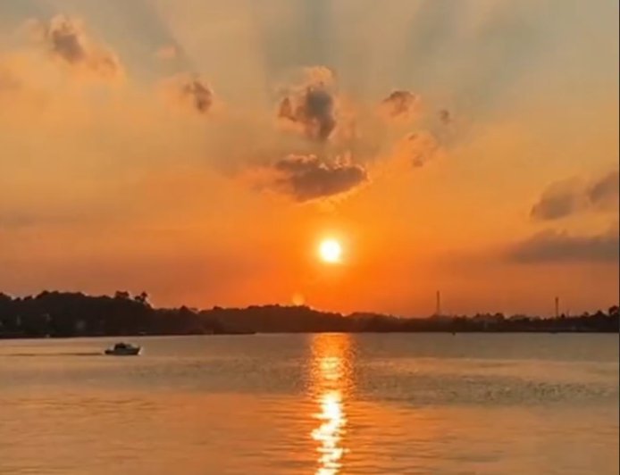 Langit Sore Berau dan Nada yang Selalu Dirindu