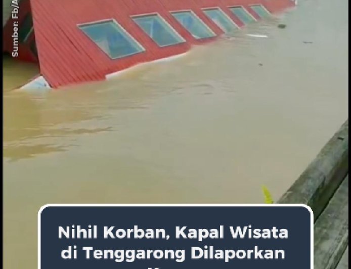 Kapal Wisata Karam di Dekat Museum Mulawarman Tenggarong