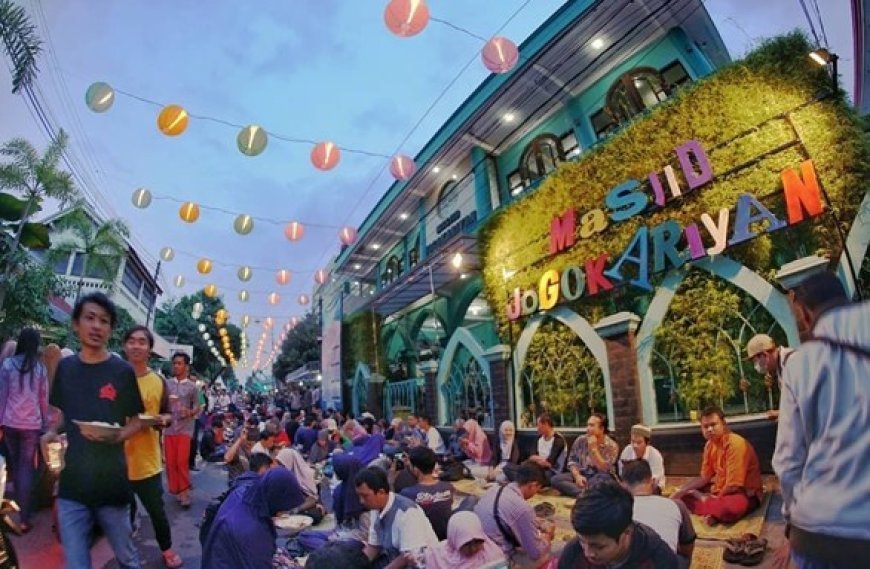 Masjid Jogokariyan Pusat Ribuan Porsi Takjil Setiap Hari di Tengah Denyut Kota Pelajar
