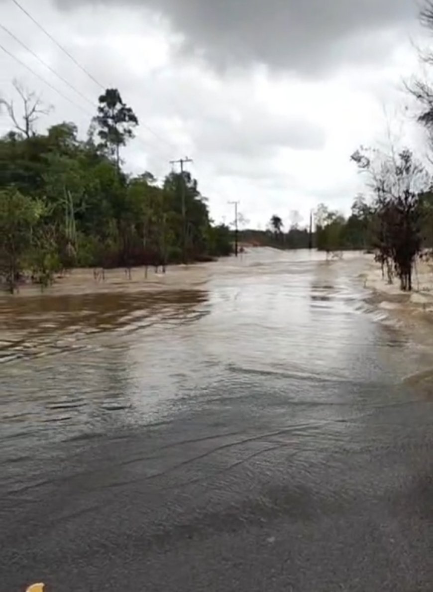 Jalan Poros Tanjung Batu Berau Terendam Banjir, Akses Menuju Derawan Terganggu