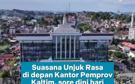 Suasana Unjuk Rasa di Kantor Pemprov Kaltim pada Sore Hari
