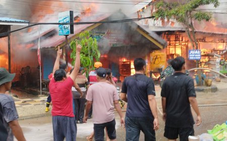 Si Jago Merah Mengamuk di Kelurahan Rinding, Enam Bangunan Ludes Terbakar