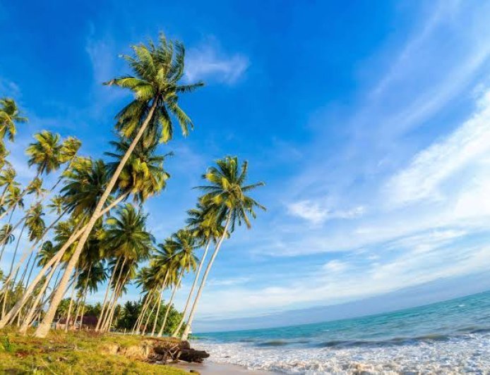 Biduk Biduk, Permata Wisata Pesisir Berau dengan Pesona Alam Karst dan Bahari