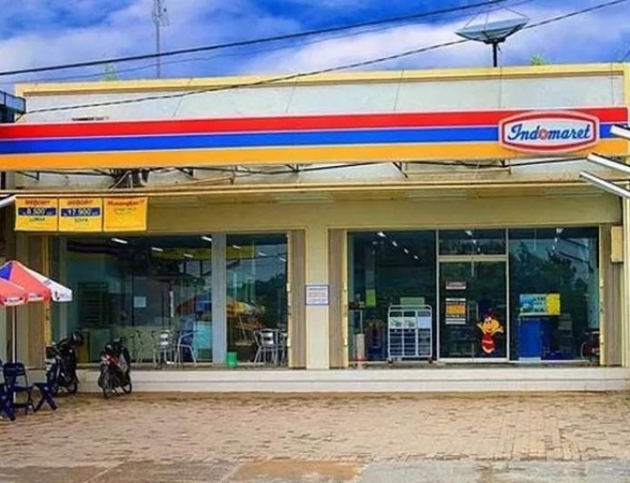 Retail Modern Menjamur, Warung Kecil Terancam