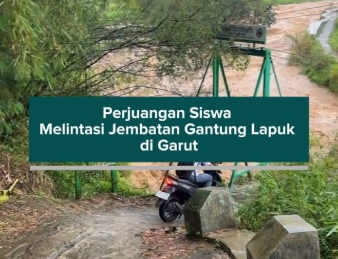 Perjuangan Siswa Melintasi Jembatan Gantung Lapuk di Garut