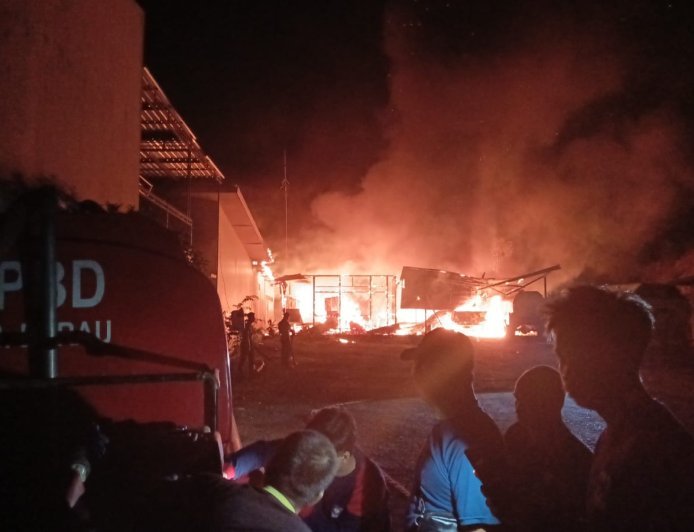 Kantor PT Tumbun Surya di Gunung Tabur Ludes Terbakar, Diduga Akibat Korsleting Listrik