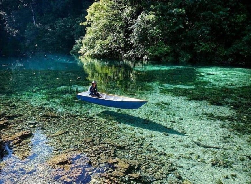 Telaga Biru Tulung Ni’Lenggo, Pesona Danau Toska di Jantung Wisata Alam Berau