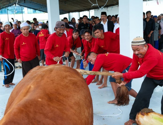 IKN Gelar Salat Iduladha Perdana di Masjid Negara, Ribuan Paket Daging Kurban Disalurkan