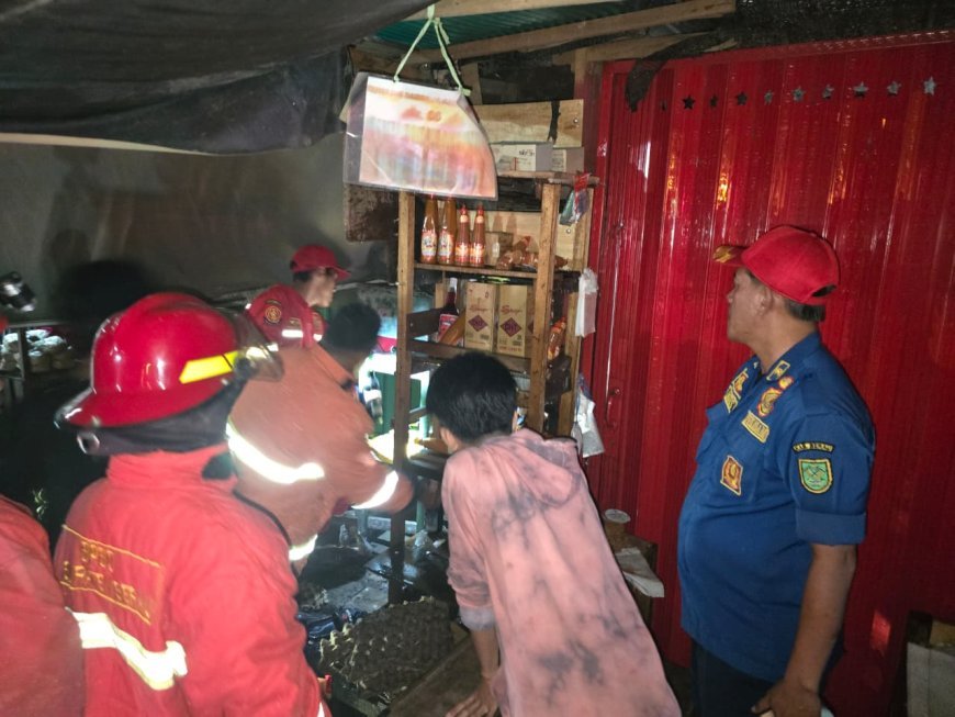 Warung Sayur di Jalan Milono Terbakar, Damkar Berhasil Cegah Api Merembet