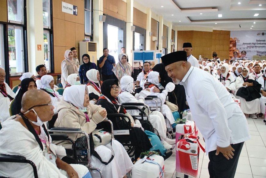 Lepas Jemaah Haji Berau, Gamalis Ingatkan Kesiapan Fisik Hadapi Cuaca Arab Saudi