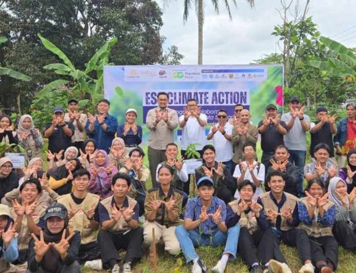 Pegadaian Samarinda Buat Program Penghijauan, Tanam 2000 Pohon di Desa Pampang