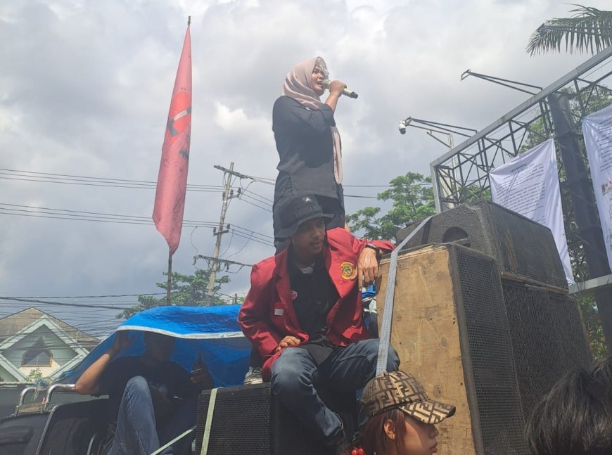 Aliansi Rakyat Kaltim Geram, Rapat Paripurna Hak Angket DPRD Ditunda