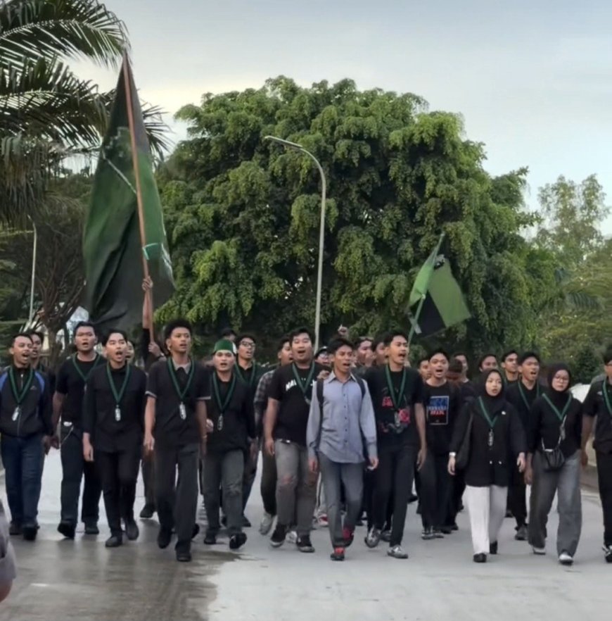 HMI Cabang Samarinda Bergabung dalam Aksi GERAM, Suarakan Lima Tuntutan Rakyat di Simpang Jembatan Mahakam