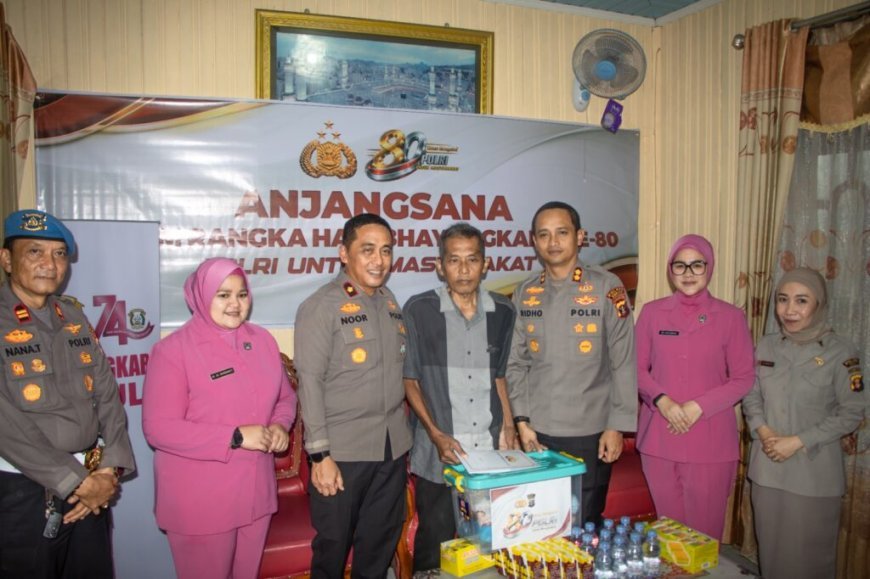 Polres Berau Gelar Bakti Sosial, Salurkan Bantuan Sembako ke Masyarakat