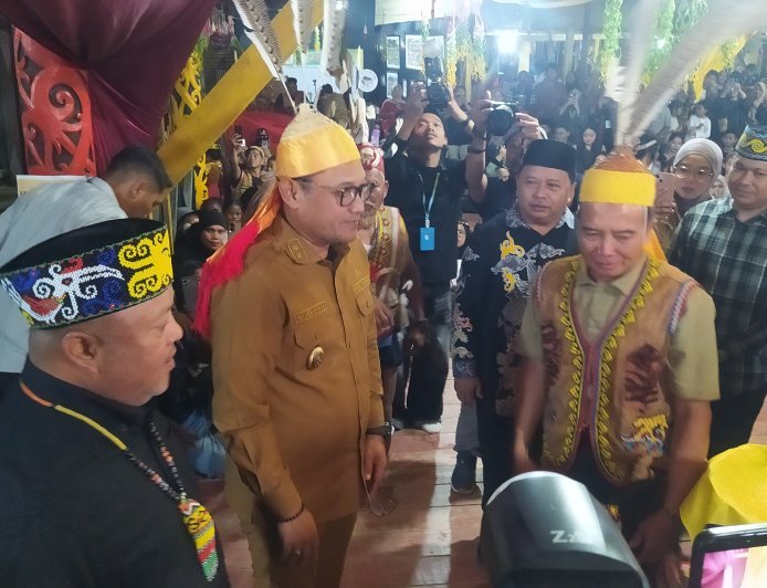 Seno Aji Hadir di Penutup Festival Bekudung Betiung,  Nilai Kegiatan Budaya Sangat Penting
