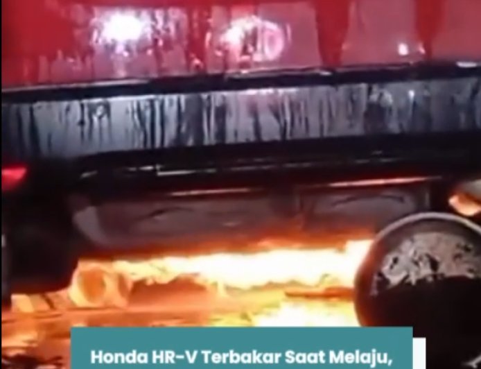 HONDA HR-V TERBAKAR SAAT MELAJU, LIMA PENUMPANG BERHASIL MENYELAMATKAN DIRI