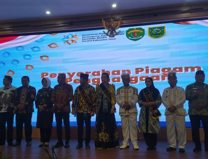 Puncak Harganas ke-33 di Berau, Bupati Sri Juniarsih Tekankan Peran Emosional Ayah dalam Keluarga