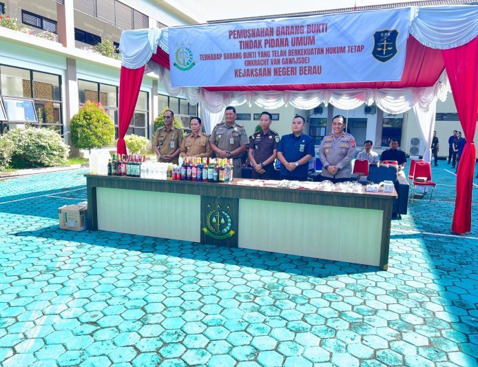 Tutup Celah Penyalahgunaan, Kejari Berau Musnahkan 130 Barang Bukti Perkara Hukum