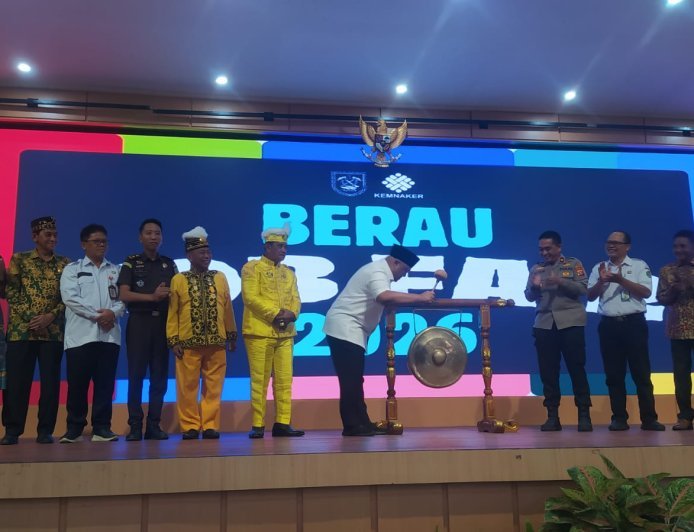 Buka Job Fair 2026, Wabup Gamalis Minta Perusahaan Prioritaskan Tenaga Kerja Lokal