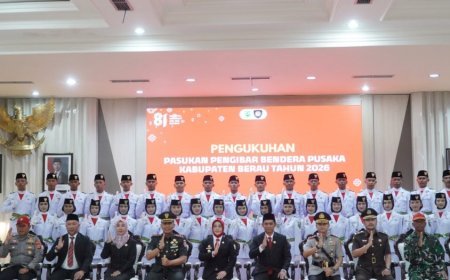 Bupati Sri Juniarsih Kukuhkan 35 Anggota Paskibraka Berau, Tekankan Keteladanan Generasi Muda