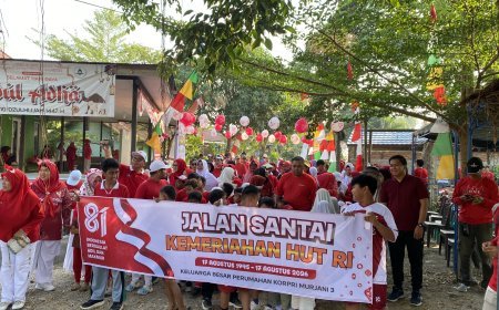 Meriahkan HUT RI, Warga Perumahan Korpri Tanjung Redeb Gelar Jalan Santai Berdresscode Merah Putih