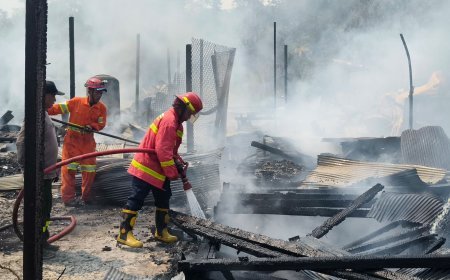 Rumah dan Kontrakan 4 Pintu di Tasuk Ludes Berau Terbakar, Petugas Sempat Terkendala Portal