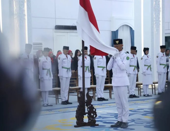 Wagub Seno Aji Kukuhkan 40 Anggota Paskibraka Kaltim 2026