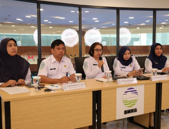 BMKG Akhiri Peringatan Tsunami Gempa Flores M7,7, Warga Diimbau Waspada Gempa Susulan