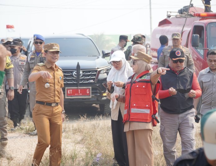 Bupati dan Wabup Berau Tinjau Langsung Titik Karhutla di Poros Kelay KM 9