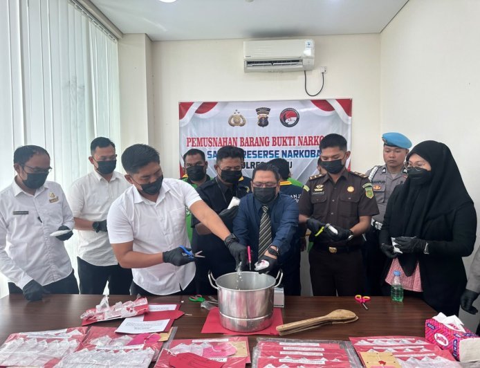 ​Hasil Pengungkapan 11 Kasus, Polres Berau Musnahkan 372,67 Gram Sabu
