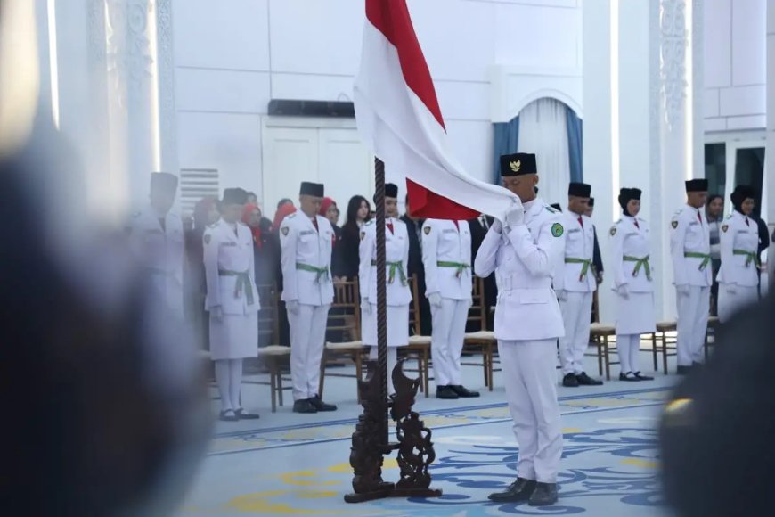 Wagub Seno Aji Kukuhkan 40 Anggota Paskibraka Kaltim 2026