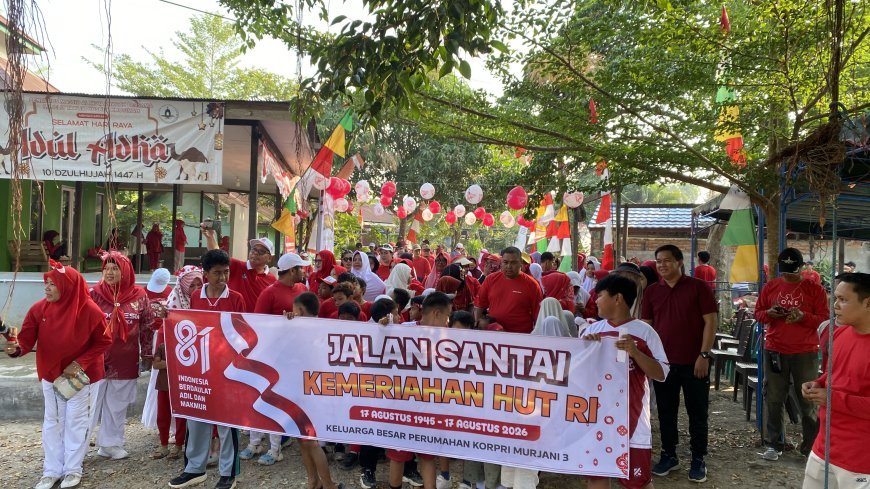 Meriahkan HUT RI, Warga Perumahan Korpri Tanjung Redeb Gelar Jalan Santai Berdresscode Merah Putih