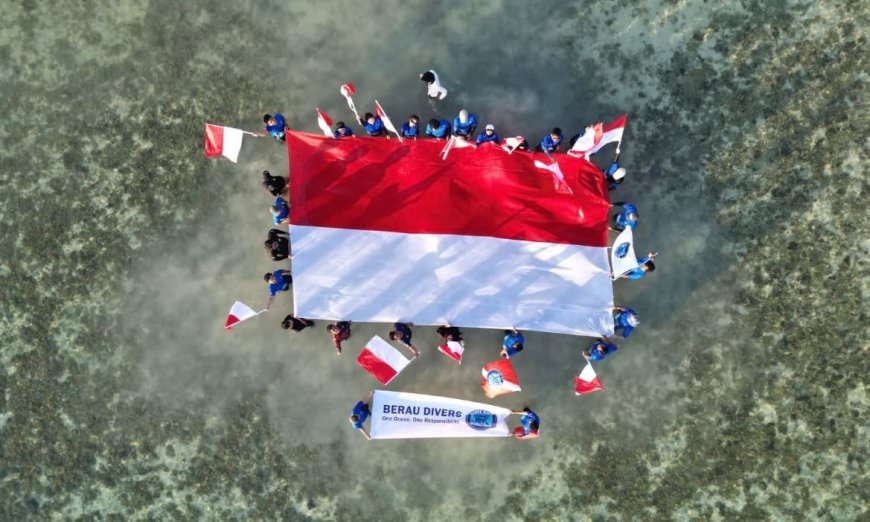 Nasionalisme dari Bawah Laut: Berau Divers Kibarkan Merah Putih dan Tanam Karang di Maratua